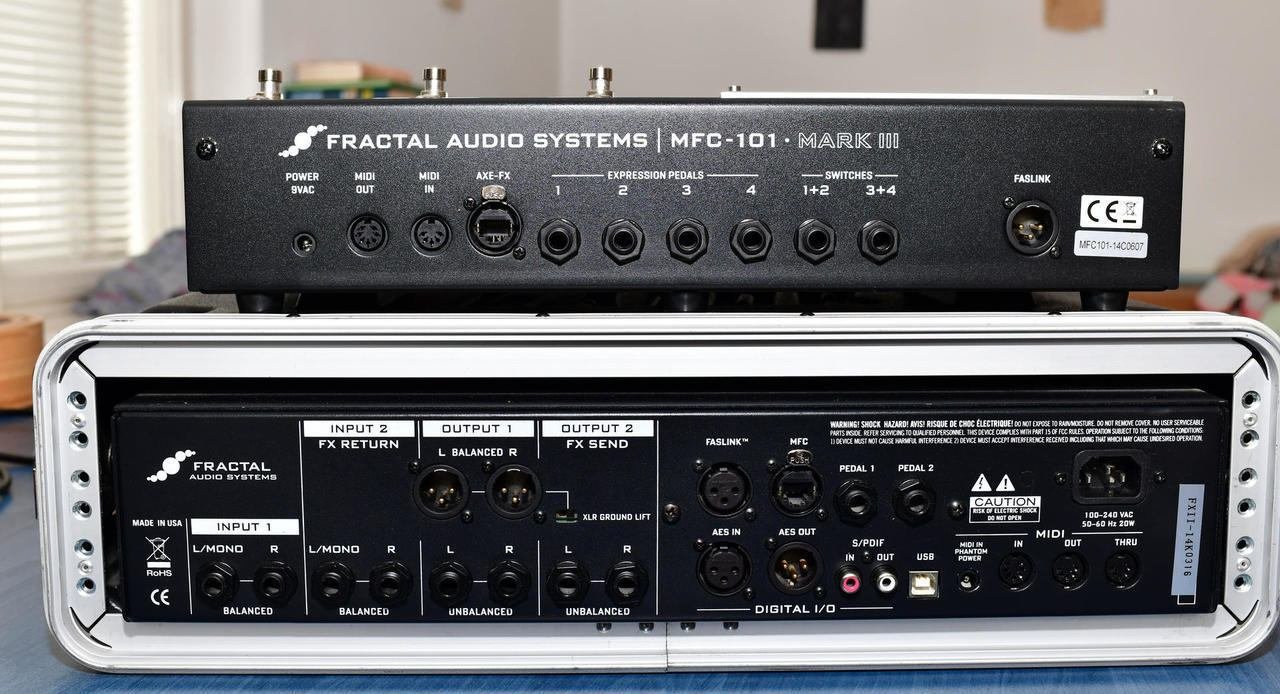 Fractal audio AXE FX II XL+ a MCF 101 MK III